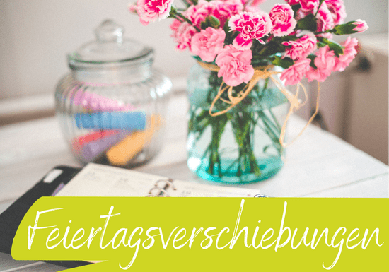 KI generiert: Das Bild zeigt eine pinke Oberfläche mit vier herzförmigen Creme-Klecksen und dem Text "Kosmetik zum Valentinstag" auf einem grünen Hintergrund. Der Fokus liegt auf kosmetischen Produkten als Valentinstags-Geschenkidee.