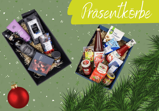 KI generiert: Das Bild zeigt zwei Geschenkkörbe, gefüllt mit verschiedenen Produkten wie Getränken und Lebensmitteln, auf weihnachtlichem Hintergrund. Darüber steht der Schriftzug "Präsentkörbe".