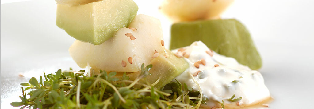 Avocado-Birnen-Spieße mit Kresse-Dip - Rezepte - bioLesker