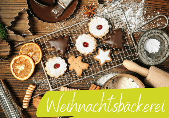 KI generiert: Das Bild zeigt eine Auswahl von dekorativen Weihnachtsplätzchen auf einem Gitter, umgeben von Backutensilien und Zutaten wie Zimtstangen und Orangenscheiben. Der Schriftzug "Weihnachtsbäckerei" unterstreicht das weihnachtliche Thema.