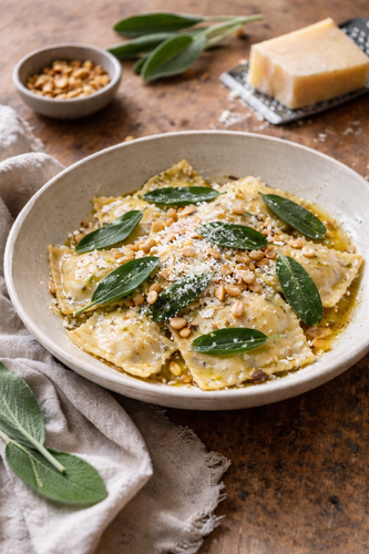 Rezeptbild für Trüffelravioli in Salbeibutter