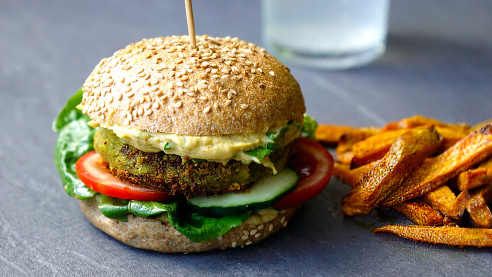 Rezeptbild für Falafel-Burger mit  Süßkartoffel-Pommes