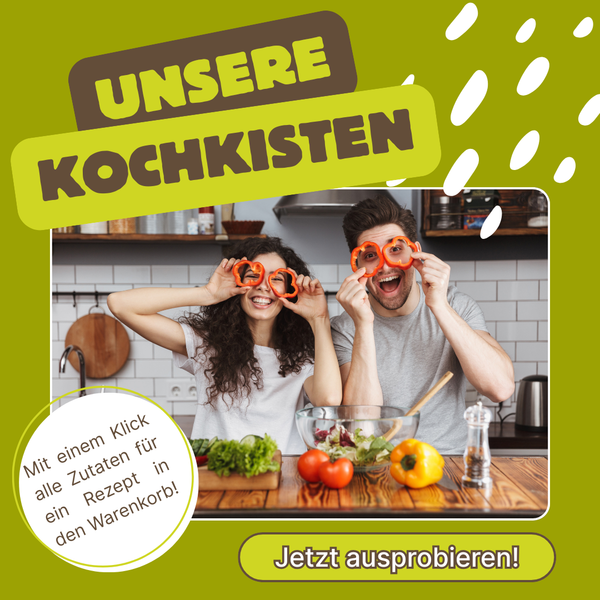 KI generiert: Zwei Menschen mit Paprikaringen, lächeln in der Küche. Text: "UNSERE KOCHKISTEN. Mit einem Klick alle Zutaten...".