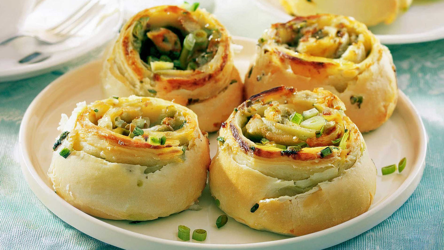 Rezeptbild für Pikante Hefeschnecken mit Lauch und Schinken