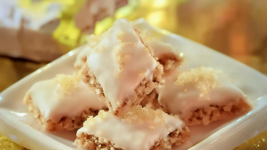 Rezeptbild für Erdnuss-Rauten mit weißer  Schokolade