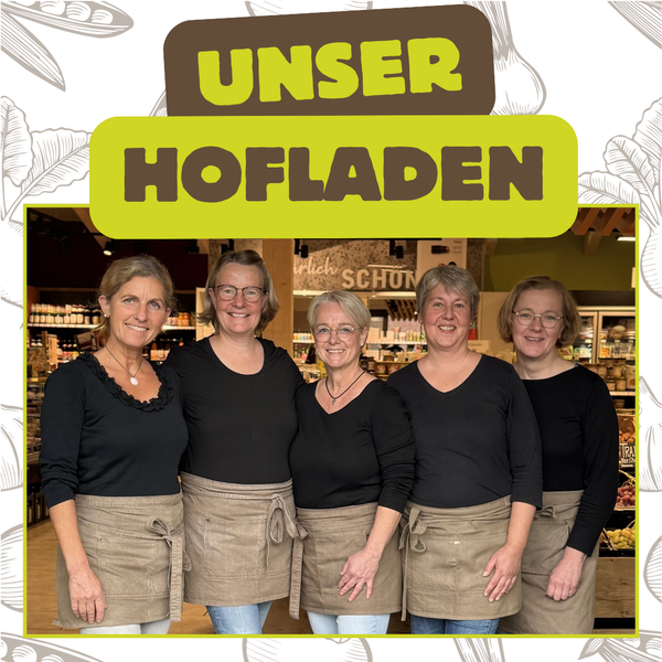 KI generiert: Fünf Frauen in einem Hofladen vor einem Regal. Text: "UNSER HOFLADEN".