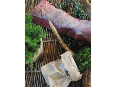 Produktfoto zu Halber Hirschrücken gehälftet ohne Knochen ca. 1,2kg