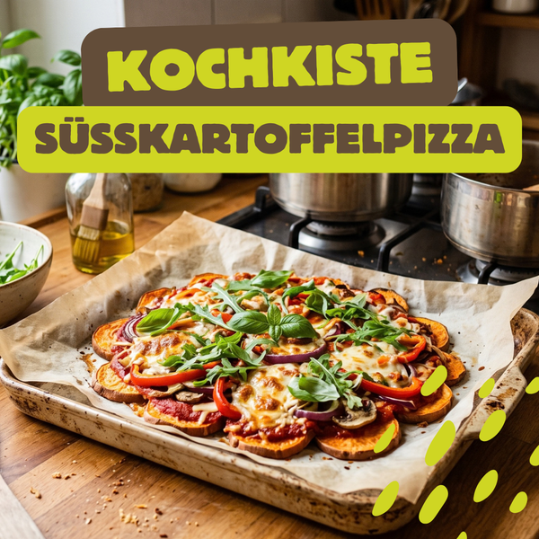 KI-generierte Beschreibung: Hauptinhalt: Süßkartoffelpizza mit Gemüse belegt. Text: "KOCHKISTE SÜSSKARTOFFELPIZZA".