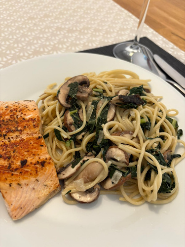 Rezeptbild für Schwarzkohl-Spaghetti mit Lachs